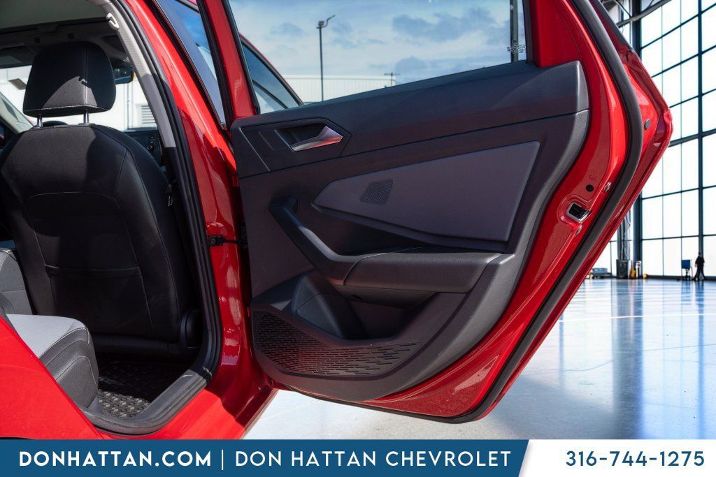 Used 2025 Volkswagen Jetta SE FWD image 26