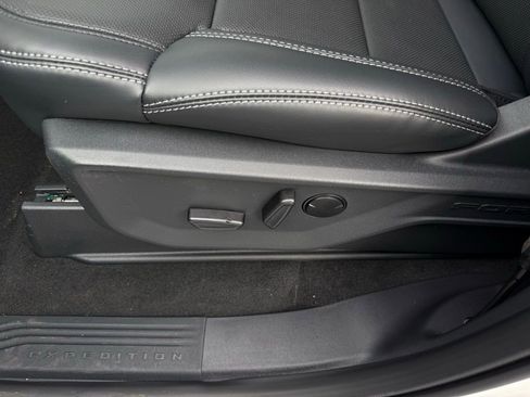 New 2025 Ford Expedition Platinum w/ Stealth Performance Package image 11