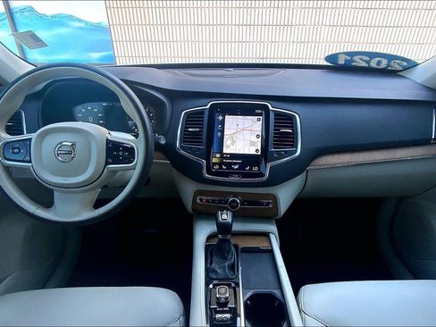 Used 2021 Volvo XC90 T6 Momentum w/ Climate Package image 15