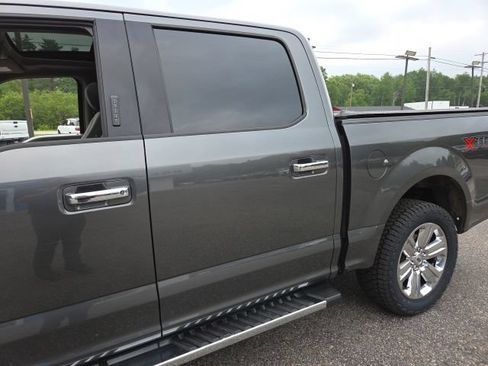 Used 2019 Ford F150 XLT w/ Equipment Group 302A Luxury AWD/4WD image 40