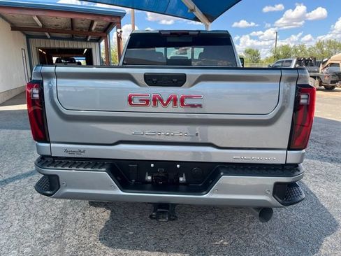 Used 2026 GMC Sierra 2500 Denali AWD/4WD image 6