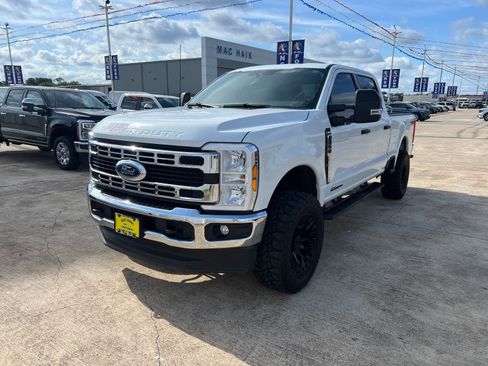 Used 2025 Ford F250 XLT w/ FX4 Off-Road Package AWD/4WD image 7
