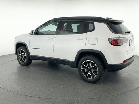 Used 2025 Jeep Compass Trailhawk AWD/4WD image 6