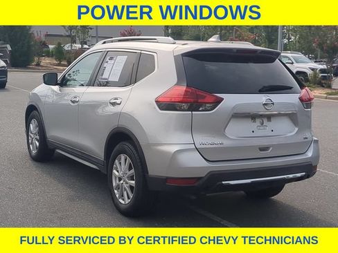 Used 2017 Nissan Rogue SV FWD image 9