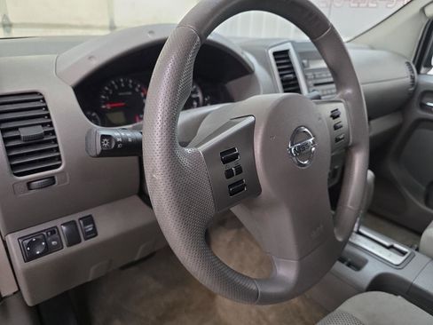 Used 2012 Nissan Frontier SV w/ SV Premium Utility Pkg image 23