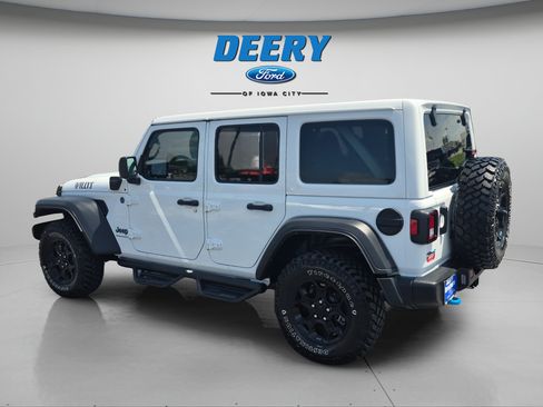 Used 2023 Jeep Wrangler Unlimited w/ Cold Weather Group AWD/4WD image 3