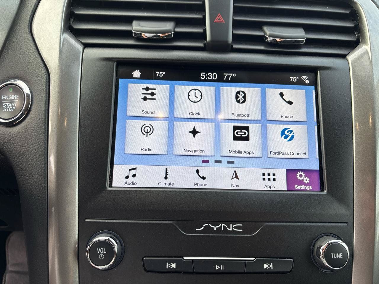 Used 2019 Ford Fusion SE FWD image 23