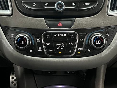 Used 2017 Chevrolet Malibu Premier w/ Premier Sun and Wheel Package image 27