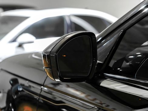 Used 2023 Land Rover Range Rover Velar R-Dynamic S image 42