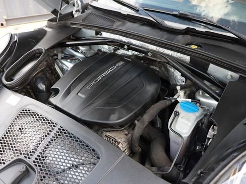 Used 2017 Porsche Macan image 56