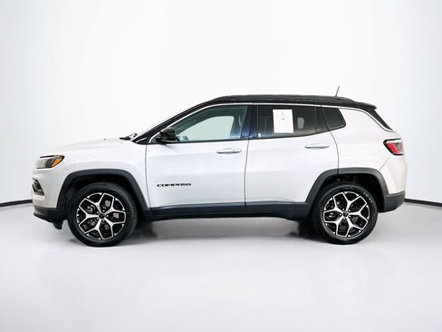 Used 2025 Jeep Compass Limited AWD/4WD image 4