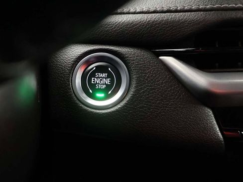 Used 2024 Cadillac XT4 Premium Luxury image 34