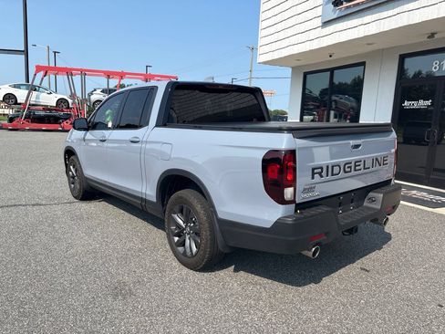 Used 2024 Honda Ridgeline Sport image 6