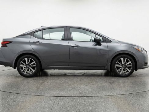 Used 2025 Nissan Versa SV image 11