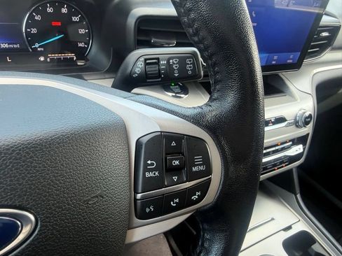 Certified 2021 Ford Explorer XLT RWD image 19