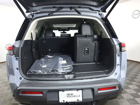 New 2026 Nissan Pathfinder Platinum AWD/4WD image 21