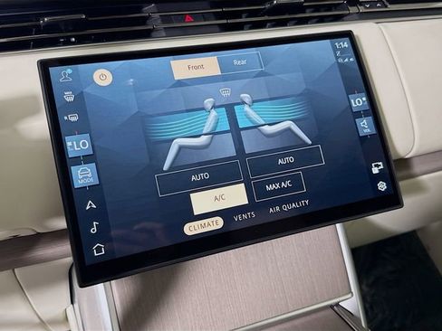 Certified 2025 Land Rover Range Rover Long Wheelbase SE image 18