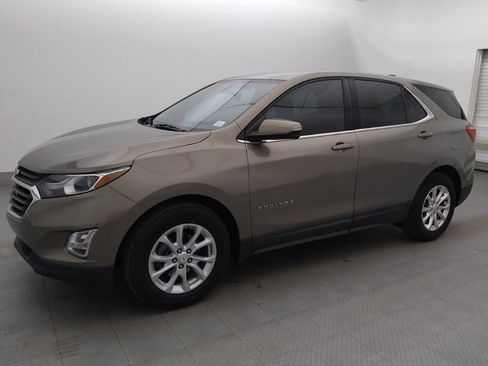 Used 2019 Chevrolet Equinox LT FWD image 2
