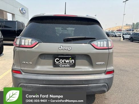 Used 2020 Jeep Cherokee Latitude Plus w/ Cold Weather Group AWD/4WD image 4
