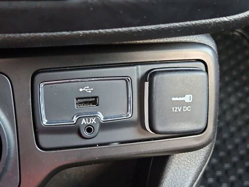 Used 2021 Jeep Renegade Trailhawk w/ Trailer Tow Group image 32