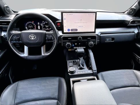Used 2025 Toyota 4Runner TRD Off-Road Premium AWD/4WD image 16