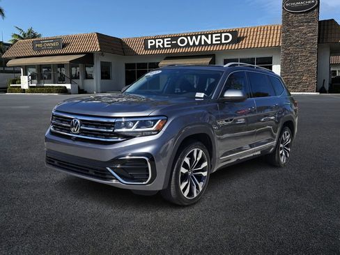 Used 2022 Volkswagen Atlas SEL Premium image 3