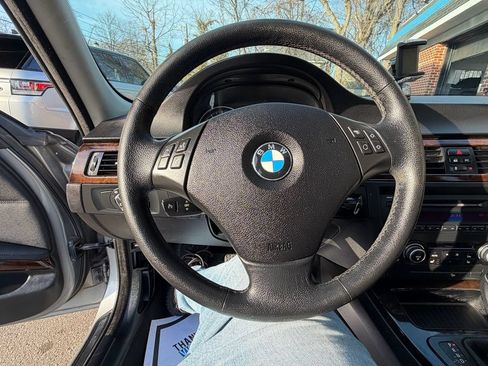Used 2010 BMW 328i xDrive Sedan w/ Premium Pkg AWD/4WD image 12