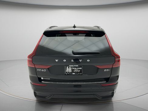 Used 2026 Volvo XC60 B5 Plus AWD/4WD image 7