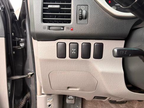 Used 2005 Toyota 4Runner Sport AWD/4WD image 17