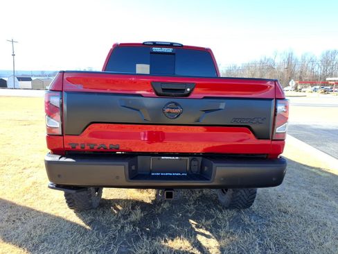 Used 2021 Nissan Titan PRO-4X w/ Pro-4x Convenience Package image 3
