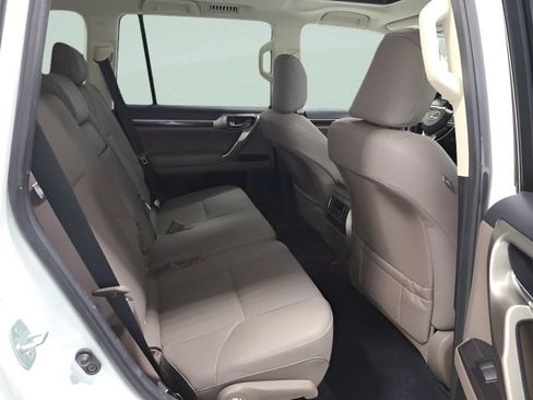 Used 2020 Lexus GX 460 Premium w/ Premium Package AWD/4WD image 15