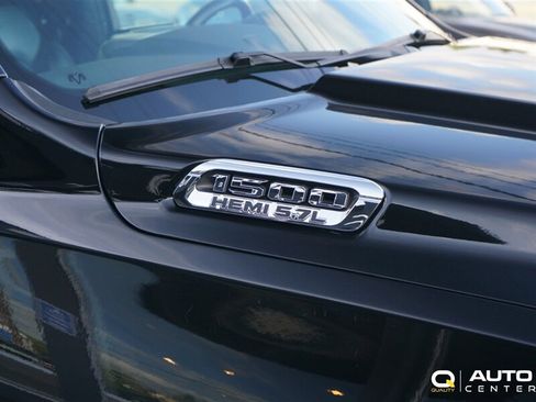 Used 2023 RAM 1500 Laramie AWD/4WD image 4