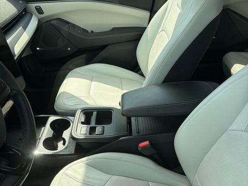 Used 2025 Ford Mustang Mach-E Premium image 11