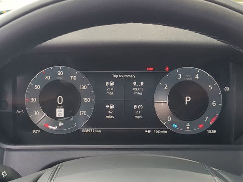 Certified 2026 Land Rover Range Rover Velar Dynamic SE AWD/4WD image 36