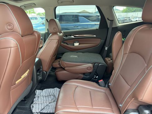 Used 2018 Buick Enclave Avenir w/ Avenir Technology Package AWD/4WD image 9
