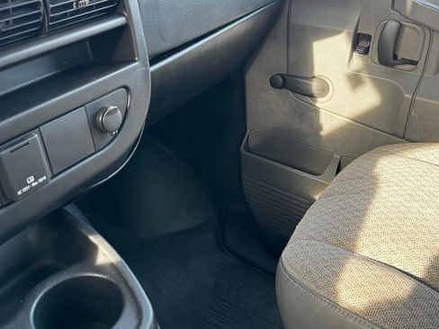 Used 2016 Chevrolet Express 3500 image 14