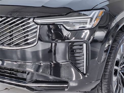 Used 2025 Volvo XC90 B5 Plus image 12