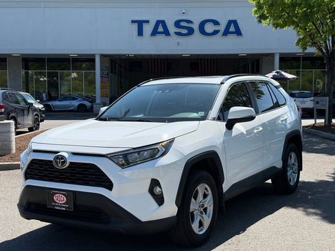 Used 2019 Toyota RAV4 XLE w/ Convenience Package AWD/4WD image 1