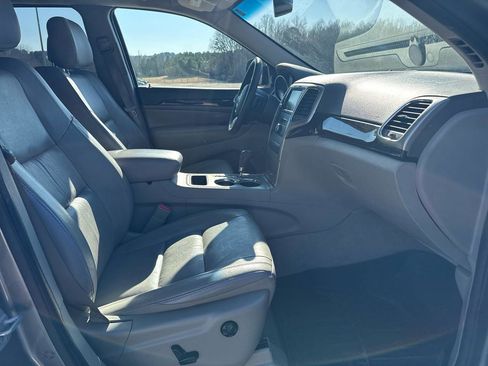 Used 2012 Jeep Grand Cherokee Laredo image 23