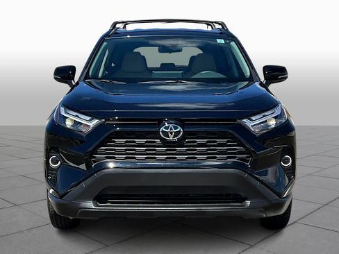 Used 2025 Toyota RAV4 XLE image 4