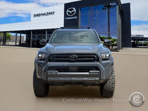 Used 2025 Toyota 4Runner SR5 AWD/4WD image 4