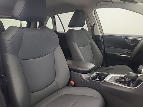 Used 2019 Toyota RAV4 LE w/ Carpet Mat Package AWD/4WD image 15