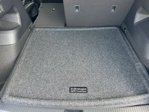New 2026 Volkswagen Tiguan SE FWD image 13
