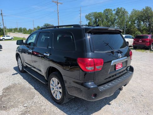 Used 2017 Toyota Sequoia Platinum AWD/4WD image 5
