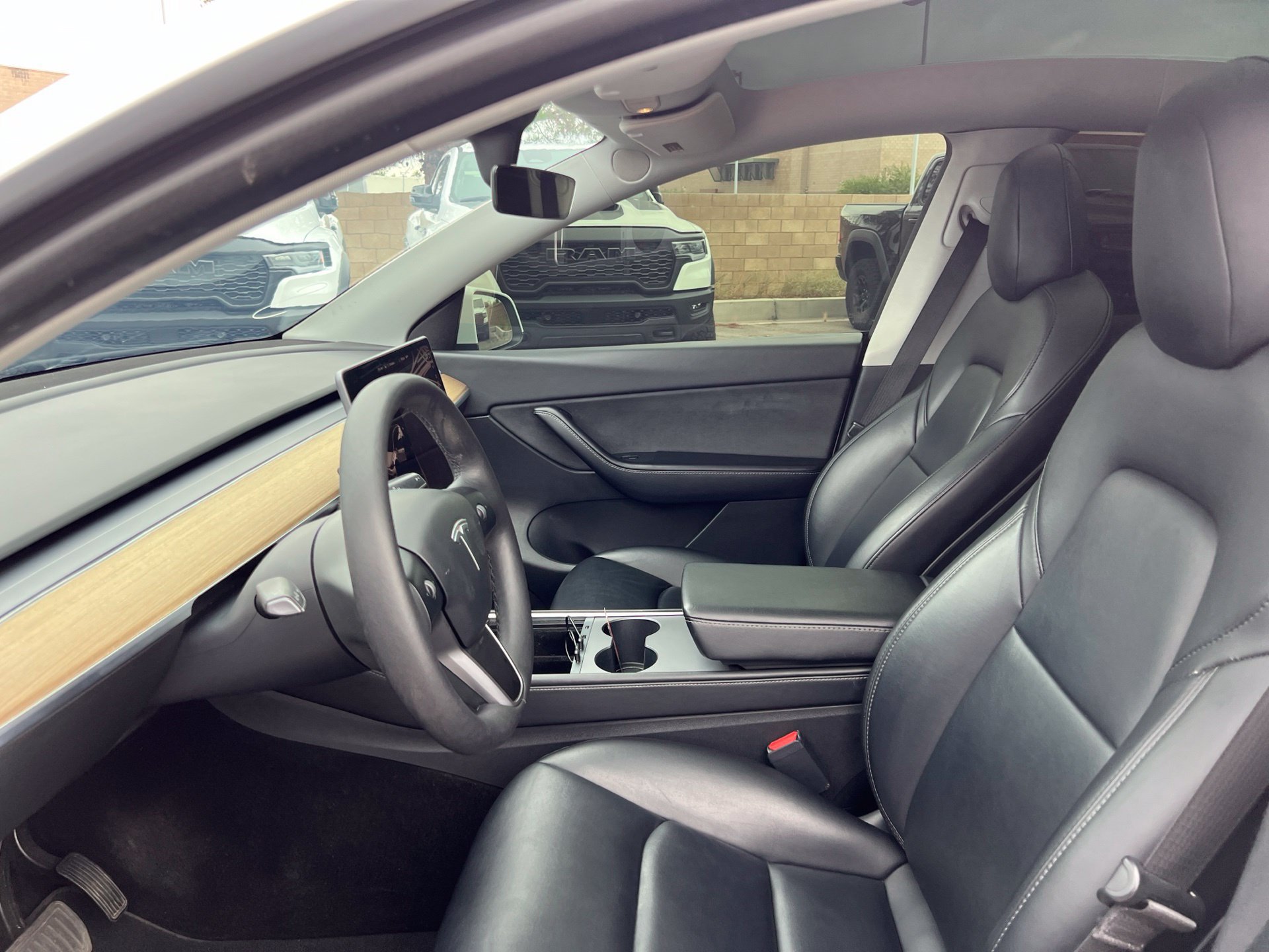 Used 2021 Tesla Model Y Long Range AWD/4WD image 26