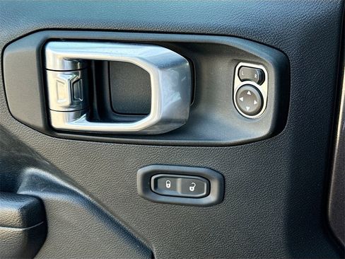 Used 2021 Jeep Wrangler Unlimited Sport S image 18