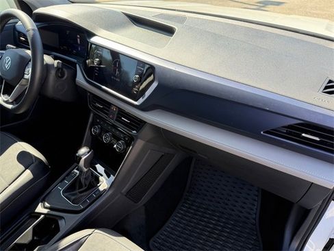 Used 2024 Volkswagen Taos SE image 22