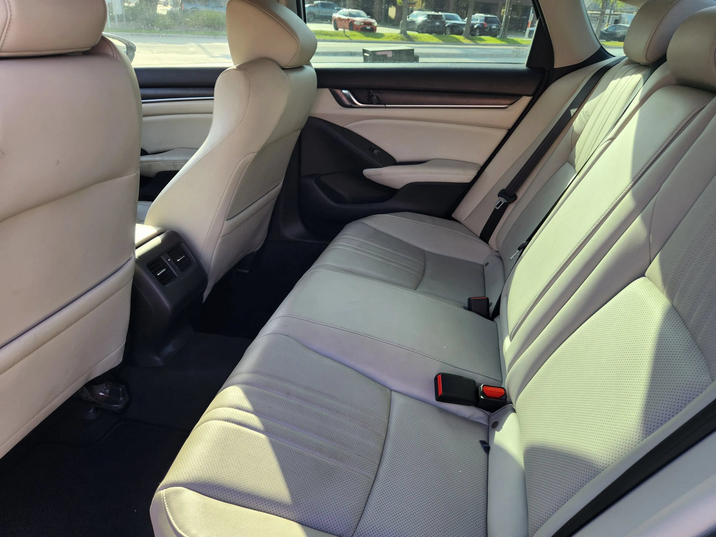 Used 2018 Honda Accord EX-L image 12