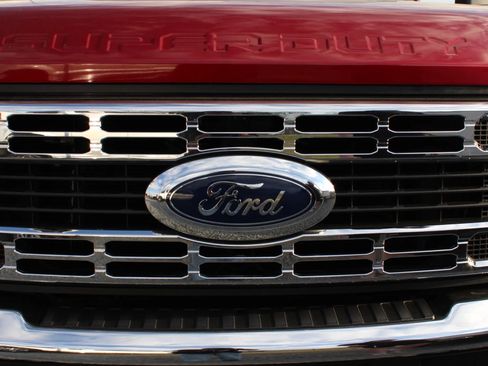 Used 2023 Ford F250 XLT w/ FX4 Off-Road Package image 5