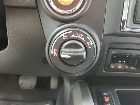 Used 2024 Nissan Titan SV w/ SV Convenience Package AWD/4WD image 25